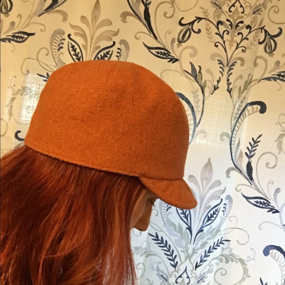 Button Hat - Picture 5 of 8